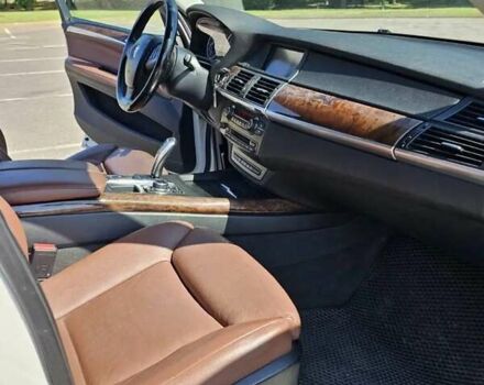 Белый БМВ Х5, объемом двигателя 2.98 л и пробегом 209 тыс. км за 13900 $, фото 6 на Automoto.ua