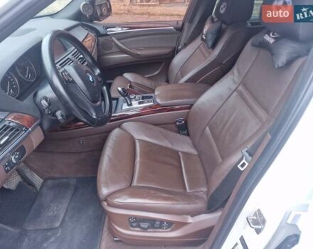 Белый БМВ Х5, объемом двигателя 3 л и пробегом 265 тыс. км за 16000 $, фото 4 на Automoto.ua