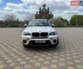 Белый БМВ Х5, объемом двигателя 3 л и пробегом 331 тыс. км за 15800 $, фото 1 на Automoto.ua