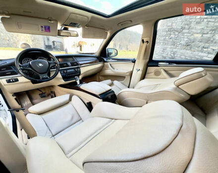 Білий БМВ Х5, об'ємом двигуна 3 л та пробігом 244 тис. км за 13800 $, фото 96 на Automoto.ua