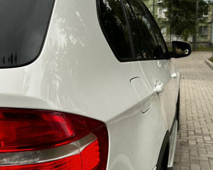 Белый БМВ Х5, объемом двигателя 3 л и пробегом 272 тыс. км за 16500 $, фото 25 на Automoto.ua