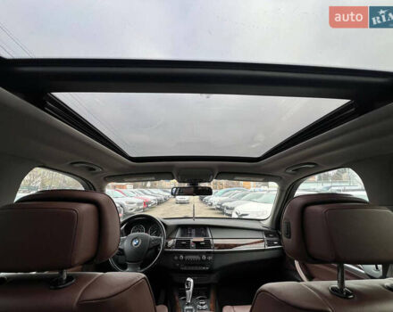 Белый БМВ Х5, объемом двигателя 3 л и пробегом 250 тыс. км за 11250 $, фото 16 на Automoto.ua