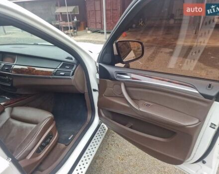 Белый БМВ Х5, объемом двигателя 3 л и пробегом 265 тыс. км за 16000 $, фото 13 на Automoto.ua