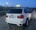 Белый БМВ Х5, объемом двигателя 3 л и пробегом 300 тыс. км за 8000 $, фото 2 на Automoto.ua