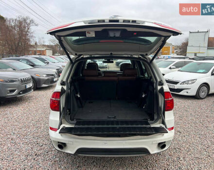 Белый БМВ Х5, объемом двигателя 3 л и пробегом 250 тыс. км за 11250 $, фото 7 на Automoto.ua