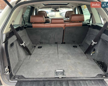 Белый БМВ Х5, объемом двигателя 3 л и пробегом 250 тыс. км за 11250 $, фото 9 на Automoto.ua