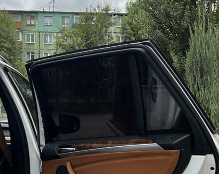 Белый БМВ Х5, объемом двигателя 3 л и пробегом 272 тыс. км за 16500 $, фото 32 на Automoto.ua