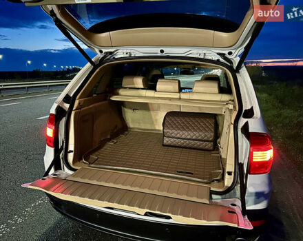 Белый БМВ Х5, объемом двигателя 3 л и пробегом 244 тыс. км за 11700 $, фото 22 на Automoto.ua