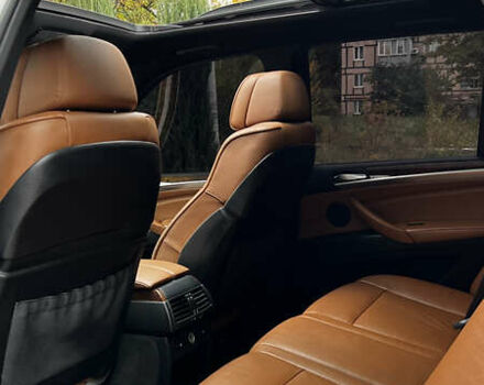 Белый БМВ Х5, объемом двигателя 3 л и пробегом 272 тыс. км за 16500 $, фото 9 на Automoto.ua