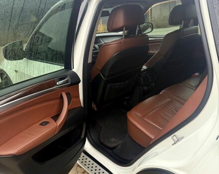 Белый БМВ Х5, объемом двигателя 3 л и пробегом 223 тыс. км за 11500 $, фото 3 на Automoto.ua