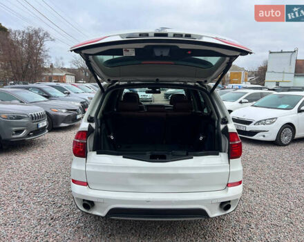 Белый БМВ Х5, объемом двигателя 3 л и пробегом 250 тыс. км за 11250 $, фото 8 на Automoto.ua