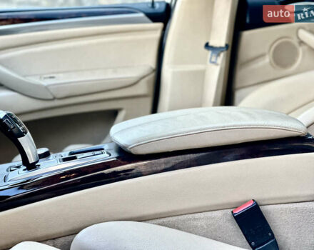 Білий БМВ Х5, об'ємом двигуна 3 л та пробігом 244 тис. км за 13800 $, фото 65 на Automoto.ua
