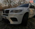Белый БМВ Х5, объемом двигателя 3 л и пробегом 210 тыс. км за 17000 $, фото 1 на Automoto.ua