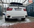 Белый БМВ Х5, объемом двигателя 3 л и пробегом 260 тыс. км за 22400 $, фото 1 на Automoto.ua