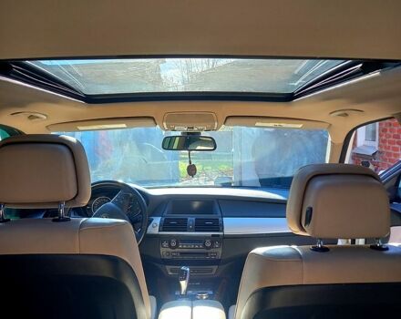 Белый БМВ Х5, объемом двигателя 3 л и пробегом 320 тыс. км за 16800 $, фото 10 на Automoto.ua