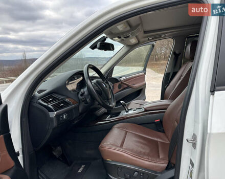 Білий БМВ Х5, об'ємом двигуна 3 л та пробігом 325 тис. км за 17200 $, фото 16 на Automoto.ua