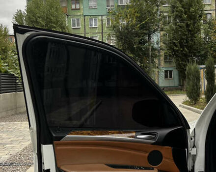 Белый БМВ Х5, объемом двигателя 3 л и пробегом 272 тыс. км за 16500 $, фото 29 на Automoto.ua