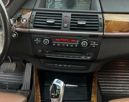 Белый БМВ Х5, объемом двигателя 3 л и пробегом 272 тыс. км за 16900 $, фото 15 на Automoto.ua