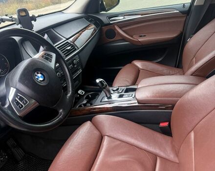 Белый БМВ Х5, объемом двигателя 3 л и пробегом 223 тыс. км за 11500 $, фото 4 на Automoto.ua