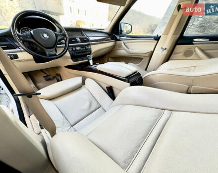 Білий БМВ Х5, об'ємом двигуна 3 л та пробігом 244 тис. км за 13800 $, фото 99 на Automoto.ua