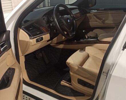 Белый БМВ Х5, объемом двигателя 3 л и пробегом 182 тыс. км за 14500 $, фото 1 на Automoto.ua