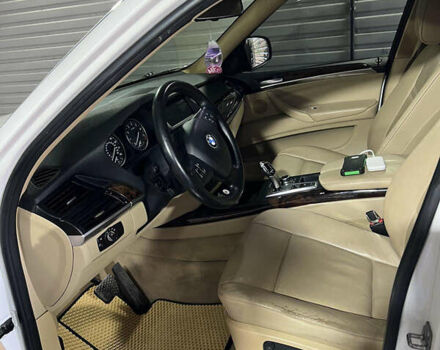 Белый БМВ Х5, объемом двигателя 3 л и пробегом 152 тыс. км за 14900 $, фото 9 на Automoto.ua