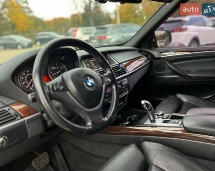 Белый БМВ Х5, объемом двигателя 3 л и пробегом 223 тыс. км за 15800 $, фото 22 на Automoto.ua