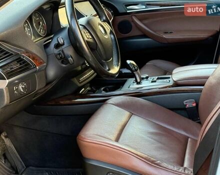 Белый БМВ Х5, объемом двигателя 3 л и пробегом 155 тыс. км за 19440 $, фото 8 на Automoto.ua