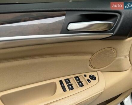 Белый БМВ Х5, объемом двигателя 2.98 л и пробегом 265 тыс. км за 14990 $, фото 16 на Automoto.ua