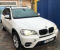 Белый БМВ Х5, объемом двигателя 3 л и пробегом 157 тыс. км за 16000 $, фото 1 на Automoto.ua
