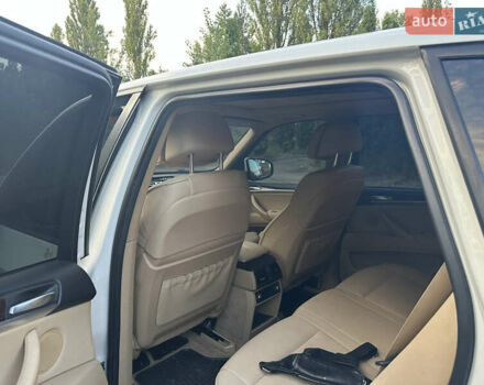 Белый БМВ Х5, объемом двигателя 2.99 л и пробегом 270 тыс. км за 18200 $, фото 12 на Automoto.ua