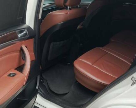 Белый БМВ Х5, объемом двигателя 3.5 л и пробегом 280 тыс. км за 15500 $, фото 10 на Automoto.ua