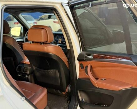 Белый БМВ Х5, объемом двигателя 3 л и пробегом 155 тыс. км за 19440 $, фото 17 на Automoto.ua