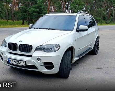 Белый БМВ Х5, объемом двигателя 3 л и пробегом 280 тыс. км за 15000 $, фото 2 на Automoto.ua