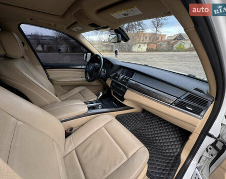 Білий БМВ Х5, об'ємом двигуна 2.98 л та пробігом 270 тис. км за 12900 $, фото 9 на Automoto.ua