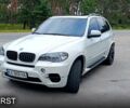 Белый БМВ Х5, объемом двигателя 3 л и пробегом 280 тыс. км за 15000 $, фото 2 на Automoto.ua