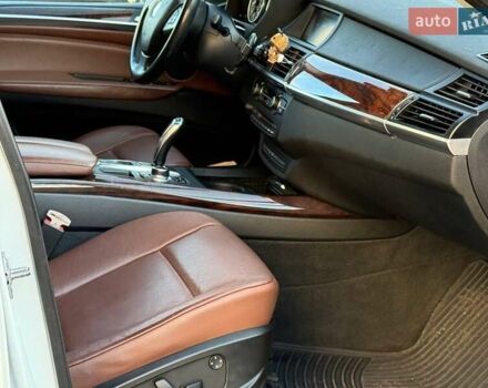 Белый БМВ Х5, объемом двигателя 3 л и пробегом 155 тыс. км за 19440 $, фото 20 на Automoto.ua