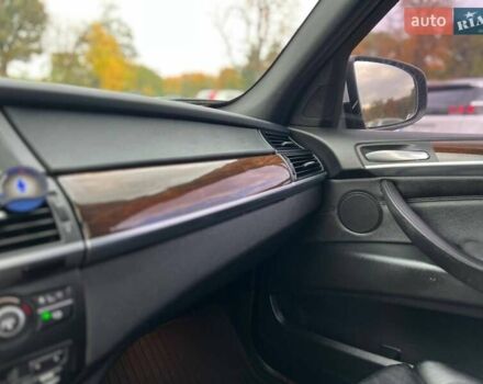 Белый БМВ Х5, объемом двигателя 3 л и пробегом 223 тыс. км за 15800 $, фото 20 на Automoto.ua