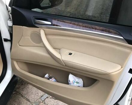 Белый БМВ Х5, объемом двигателя 3 л и пробегом 157 тыс. км за 16000 $, фото 6 на Automoto.ua