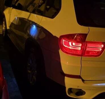 Белый БМВ Х5, объемом двигателя 2.98 л и пробегом 175 тыс. км за 16500 $, фото 2 на Automoto.ua