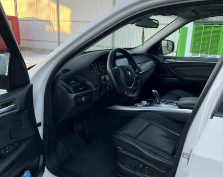 Білий БМВ Х5, об'ємом двигуна 3 л та пробігом 172 тис. км за 21400 $, фото 4 на Automoto.ua