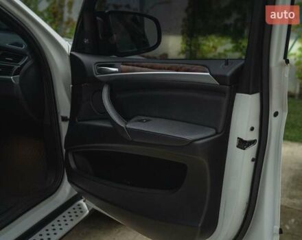 Білий БМВ Х5, об'ємом двигуна 3 л та пробігом 204 тис. км за 18999 $, фото 47 на Automoto.ua