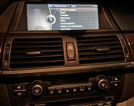 Белый БМВ Х5, объемом двигателя 4.4 л и пробегом 370 тыс. км за 15000 $, фото 1 на Automoto.ua