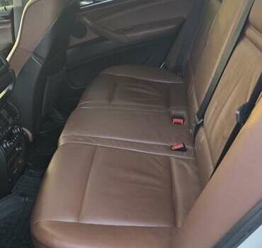 Белый БМВ Х5, объемом двигателя 2.98 л и пробегом 175 тыс. км за 16500 $, фото 12 на Automoto.ua