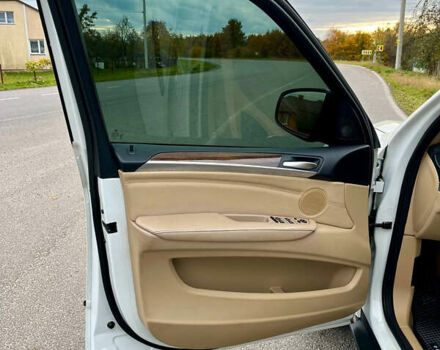 Белый БМВ Х5, объемом двигателя 2.99 л и пробегом 307 тыс. км за 15900 $, фото 10 на Automoto.ua