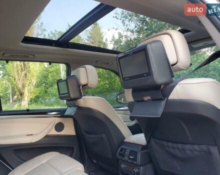 Белый БМВ Х5, объемом двигателя 3 л и пробегом 238 тыс. км за 18999 $, фото 2 на Automoto.ua