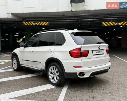 БМВ Х5 2011 в Киеве на Automoto.ua Белый БМВ Х5, объемом двигателя 2.98 л и пробегом 265 тыс. км за 15990 $, фото 5 на Automoto.ua