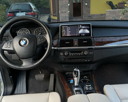 Белый БМВ Х5, объемом двигателя 3 л и пробегом 205 тыс. км за 13999 $, фото 7 на Automoto.ua