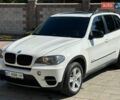 Белый БМВ Х5, объемом двигателя 3 л и пробегом 240 тыс. км за 15700 $, фото 1 на Automoto.ua