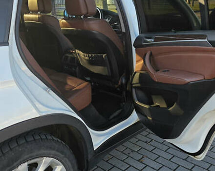 Белый БМВ Х5, объемом двигателя 2.98 л и пробегом 270 тыс. км за 14500 $, фото 9 на Automoto.ua